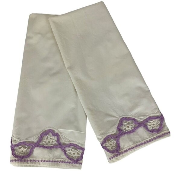 Hand Crocheted Edge Standard Pillowcase Pair Purple White Cotton Vintage - Picture 1 of 4